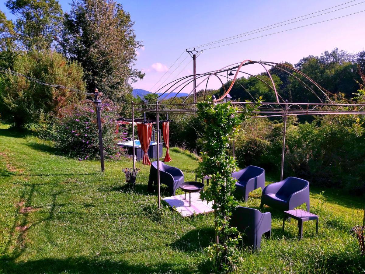 Bonbon Chambre D'Hotes Saint-Julien-de-Lampon Екстериор снимка